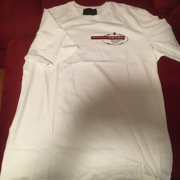 Prada white tee-shirt with logo. Size 2XL. Authentic.